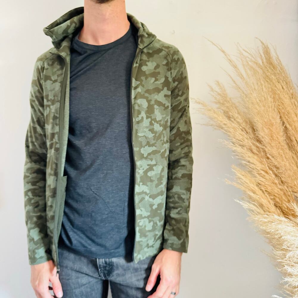 MENS LULULEMON Olive Green Camo Print Full Zip Hood $138 Sweatshirt Jacket S